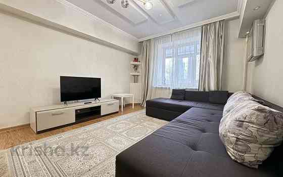 3-комнатная квартира, 77 м², 2/5 этаж помесячно, Желтоксан 137 Алматы