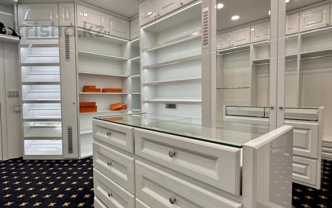 3-комнатная квартира, 130.1 м², 2/6 этаж помесячно, Тулебаева 175 - Курмангазы Almaty - photo 2