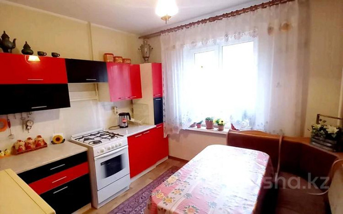 3-комнатная квартира, 70 м², 4/5 этаж помесячно, мкр Айнабулак-3 Almaty - photo 1