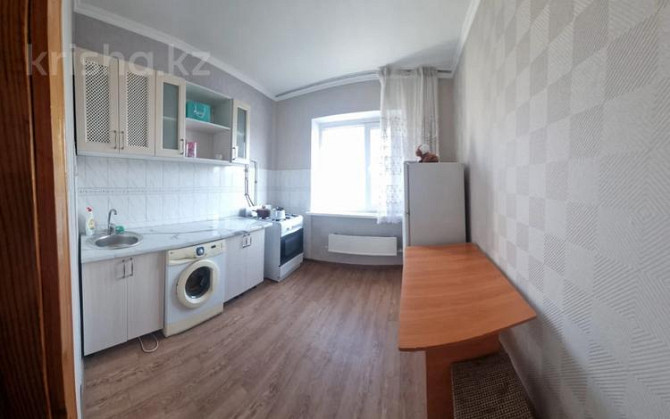 1-комнатная квартира, 40 м², 9/9 этаж помесячно, мкр Аксай-1 6 Алматы - изображение 1