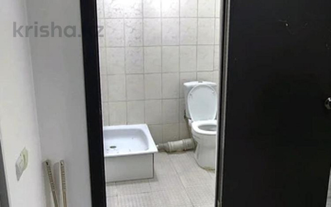 1-комнатная квартира, 35 м², 1/1 этаж помесячно, мкр Думан-2, Суюнбая Almaty - photo 5