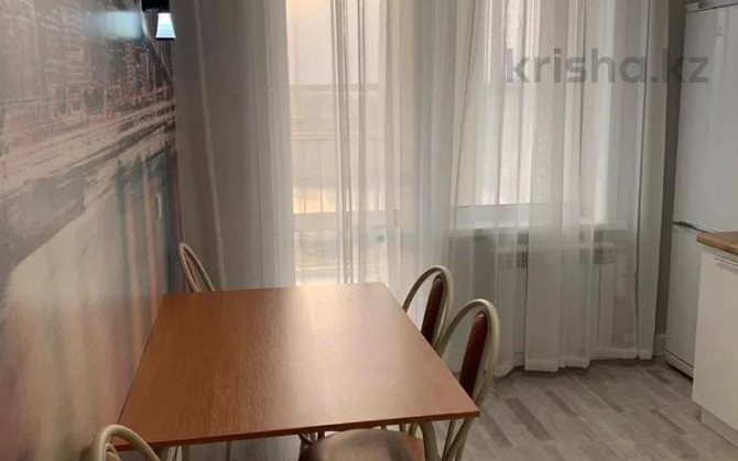1-комнатная квартира, 45 м², 10/15 этаж помесячно, Туркестана 18 Астана - изображение 4