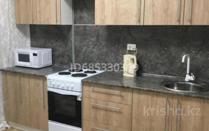 1-комнатная квартира, 37 м², 4/9 этаж помесячно, проспект Улы Дала 15 Астана - изображение 1