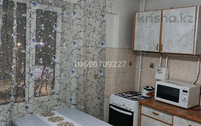 1-комнатная квартира, 40 м², 3/5 этаж помесячно, мкр Жетысу-4 10 - Абая- Момышулы Алматы - изображение 3