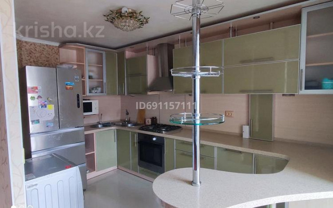 2-комнатная квартира, 56 м², 3/9 этаж помесячно, мкр 8, 101 стрелковой бригады 7 - ТД Наурыз Aqtobe - photo 2