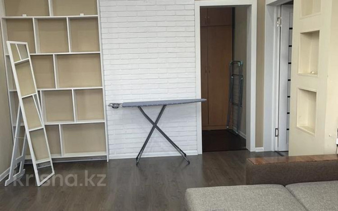 1-комнатная квартира, 40 м², 6/9 этаж помесячно, мкр Алмагуль 275 - Жарокова Алматы - изображение 4