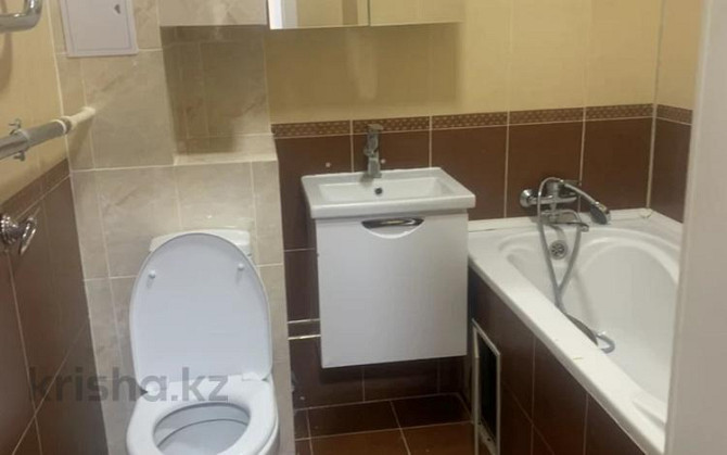 1-комнатная квартира, 40 м², 6/9 этаж помесячно, мкр Алмагуль 275 - Жарокова Алматы - изображение 8