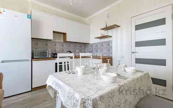 1-комнатная квартира, 40 м², 6/12 этаж помесячно, Бектурова 3/2 - В шаговой доступности от квартиры  Astana