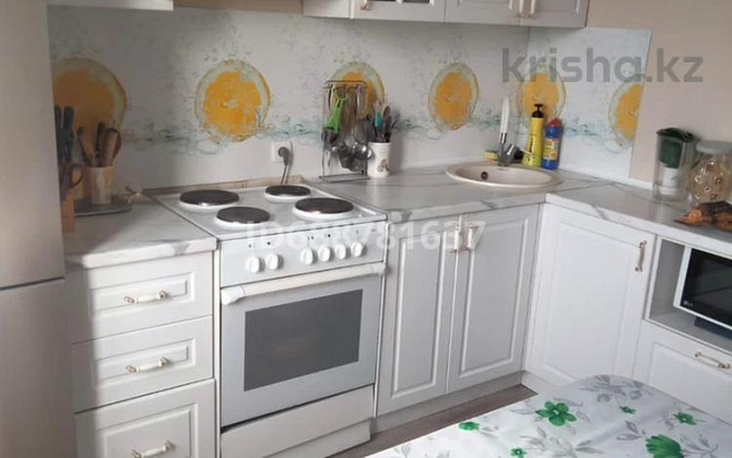 3-комнатная квартира, 82 м², 6/6 этаж помесячно, Утепова 22 - Детской обл больницы Усть-Каменогорск - изображение 2