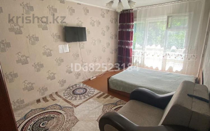 1-комнатная квартира, 35 м², 2/5 этаж посуточно, Амурская 6 — Ориентировачно рядом с пед колледжом Усть-Каменогорск - изображение 1