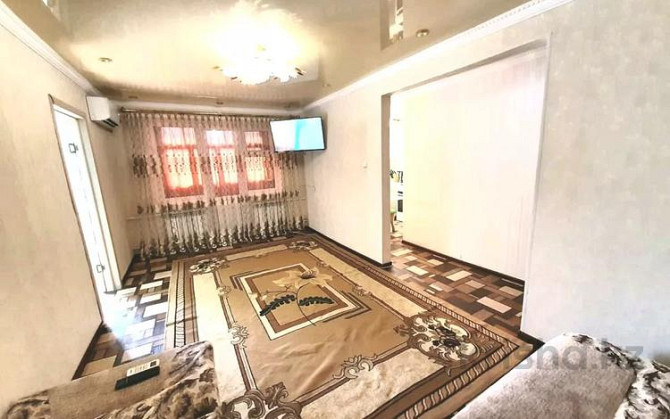 2-комнатная квартира, 44 м², 4/4 этаж посуточно, Гагарина Жезказган - изображение 1
