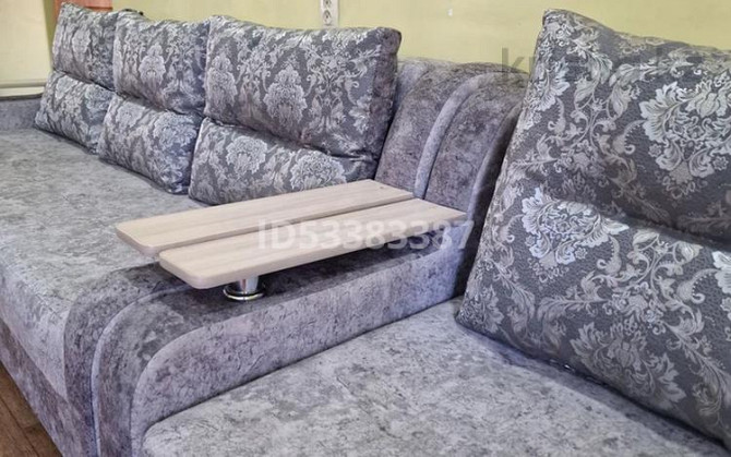 4-комнатная квартира, 100 м², 1/9 этаж посуточно, Карбышева 44 — Севостопольская Усть-Каменогорск - изображение 1