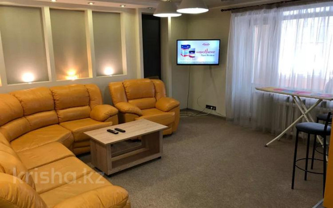 3-комнатная квартира, 80 м², 2/5 этаж посуточно, Протозанова 111 Усть-Каменогорск - изображение 2