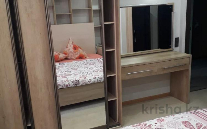 3-комнатная квартира, 80 м², 2/5 этаж посуточно, Протозанова 111 Усть-Каменогорск - изображение 5