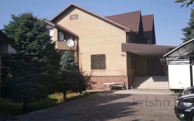 6-комнатный дом помесячно, 560 м², 10 сот., мкр Калкаман-2, Ашимова 223 Almaty - photo 1