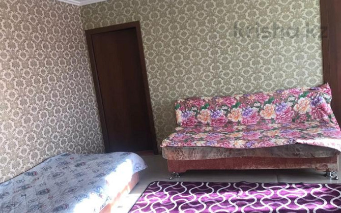 3-комнатная квартира, 55 м², 3/5 этаж посуточно, Лободы 9 — Бухар жырау Караганда - изображение 3