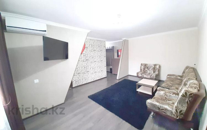 2-комнатная квартира, 48 м², 3/5 этаж посуточно, ул. Гарышкерлер 28 Жезказган - изображение 2