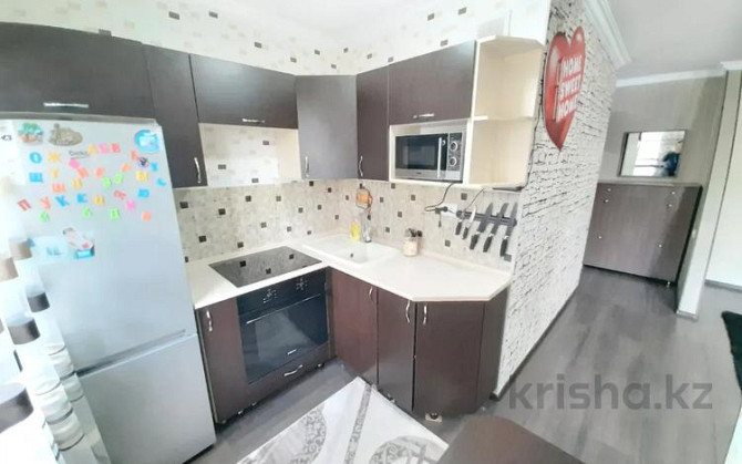 2-комнатная квартира, 48 м², 3/5 этаж посуточно, ул. Гарышкерлер 28 Жезказган - изображение 5