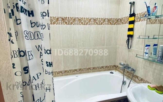 3 комнаты, 30 м², Бараева 5 Астана - изображение 1