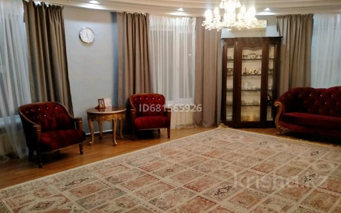 5-комнатный дом помесячно, 200 м², 10.5 сот., 18мкр — Сатпаева Курмангазы  - photo 1