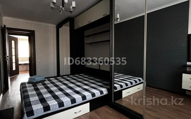 3-комнатная квартира, 90 м², 2/5 этаж посуточно, Гоголя 46/1 — Гоголя Алиханова Karagandy - photo 1