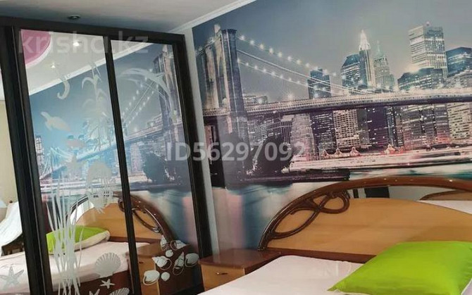 3-комнатная квартира, 70 м², 1/5 этаж посуточно, 10 микр  - изображение 1