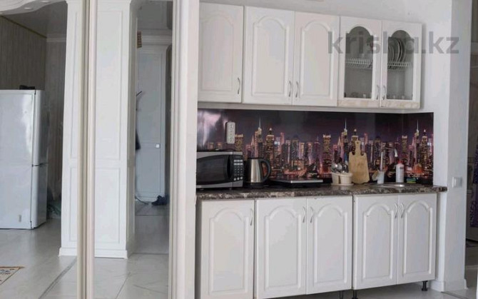 3-комнатная квартира, 70 м², 24/25 этаж посуточно, мкр 11 — Маметова Актобе - изображение 8