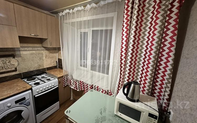3-комнатная квартира, 58 м², 3/5 этаж посуточно, мкр Новый Город, Лободы 29 Караганда - изображение 8