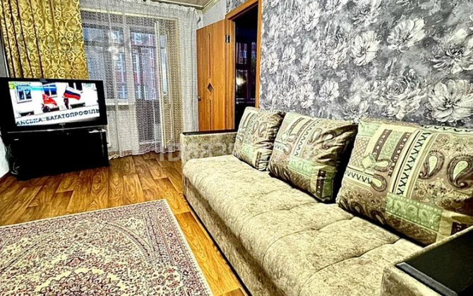 3-комнатная квартира, 58 м², 3/5 этаж посуточно, мкр Новый Город, Лободы 29 Караганда - изображение 1