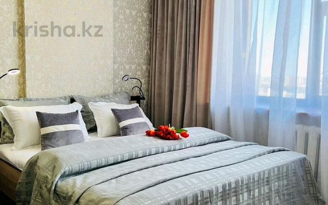 3-комнатная квартира, 65 м², 9/9 этаж посуточно, Абулхаир хана 73 — Космос Актобе - изображение 1