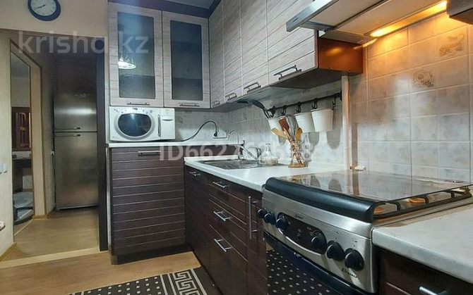 3-комнатная квартира, 70 м², 7/9 этаж посуточно, Ержанова — Коммисарова Караганда - изображение 4
