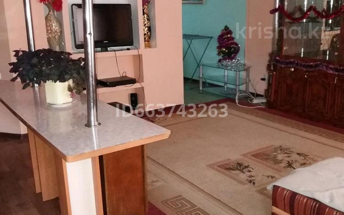 3-комнатная квартира, 96 м², 1/5 этаж посуточно, Самал 21 — Кунаева Taldykorgan - photo 1
