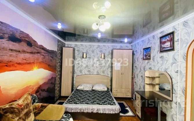1-комнатная квартира, 35 м², 2/5 этаж посуточно, Мира 63 Жезказган - изображение 1
