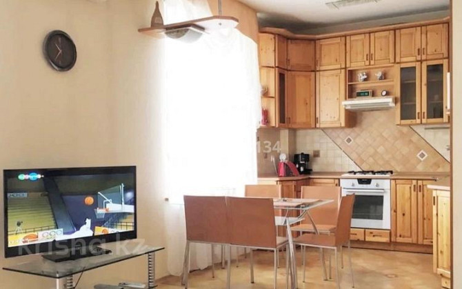 3-комнатная квартира, 70 м², 4/5 этаж посуточно, Ихсанова 87 — Курмангазы Уральск - изображение 5