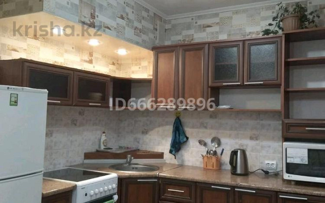 3-комнатная квартира, 56 м², 1/5 этаж посуточно, Байтурсынова — Утепбаева 50 Семей - изображение 2