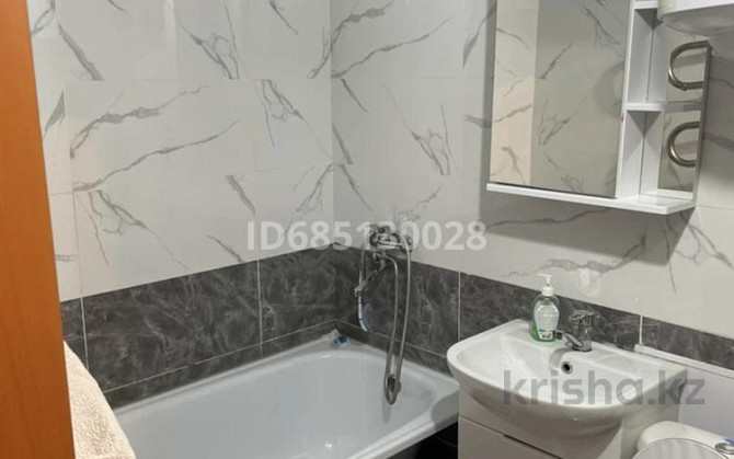 1-комнатная квартира, 30 м², 1/4 этаж посуточно, Конаева — Возле шк . Макаренко Шу - изображение 5