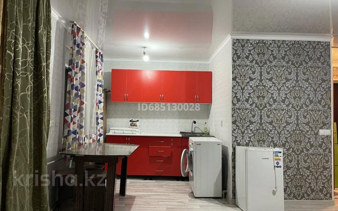 1-комнатная квартира, 30 м², 1/4 этаж посуточно, Конаева — Возле шк . Макаренко Шу - изображение 1
