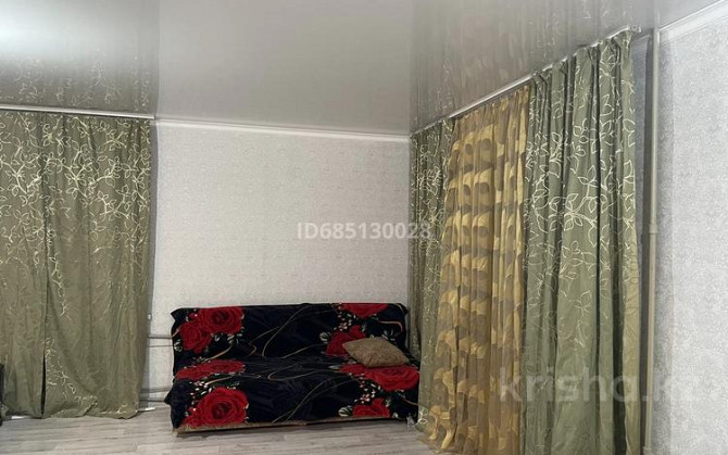 1-комнатная квартира, 30 м², 1/4 этаж посуточно, Конаева — Возле шк . Макаренко Шу - изображение 3