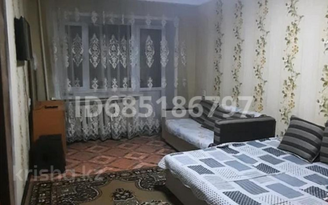 3-комнатная квартира, 54 м², 4/5 этаж посуточно, Бульвар Абая — Қаланың орталығы Ayagoz - photo 1