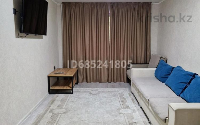 2-комнатная квартира, 45 м², 1/5 этаж посуточно, проспект Республики 43/2 Темиртау - изображение 1