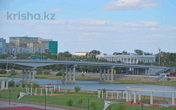 3-комнатная квартира, 85 м², 4/9 этаж посуточно, Надежда Крупская 24д Атырау - изображение 1