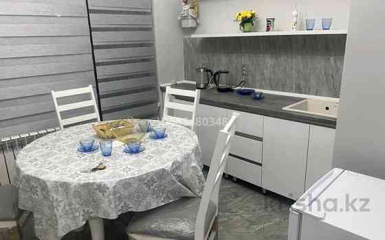 1-комнатная квартира, 40 м², 1/2 этаж посуточно, Батырбекова 4/3 — Саттарханова пересечение Батырбек Туркестан