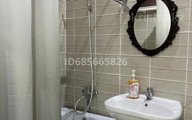 1-комнатная квартира, 50 м², 4/7 этаж посуточно, Жаңа қала — Туран молл Туркестан - изображение 8