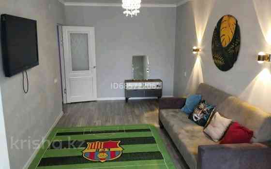 2-комнатная квартира, 56 м², 1/5 этаж посуточно, 23-й мкр, 16-й мкр 42 — ТРЦ Актау Aqtau