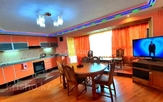 3-комнатная квартира, 75 м², 7/9 этаж посуточно, проспект Шакарима 13 Семей - изображение 2