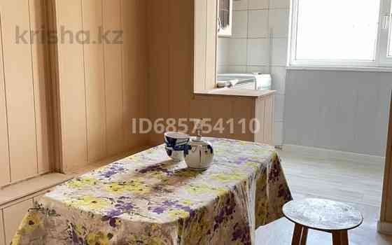 2-комнатная квартира, 50 м², 2/5 этаж посуточно, 8-й мкр 24 — Театр им.Жанторина Актау