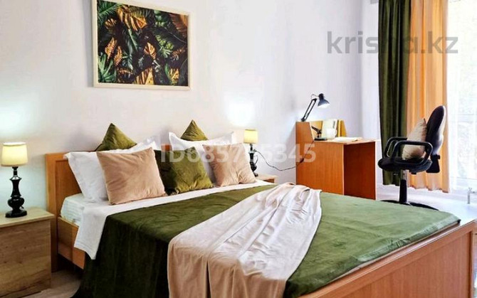 1-комнатная квартира, 50 м², 3/10 этаж посуточно, Сейфуллина 51 — Кассина Алматы - изображение 1