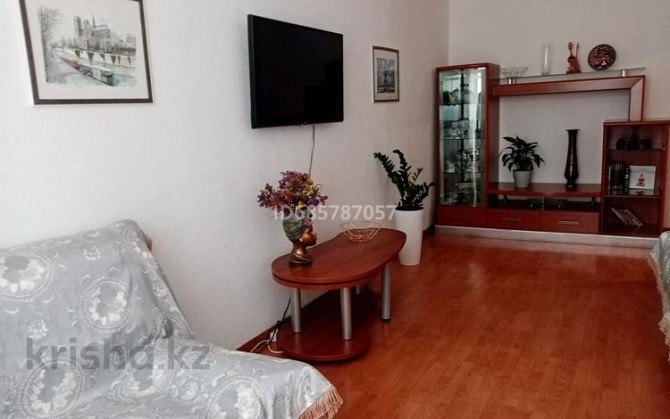2-комнатная квартира, 55 м², 3/3 этаж посуточно, Жибек жолы 151 — Жибек жолы/Досмухамедова Алматы - изображение 4
