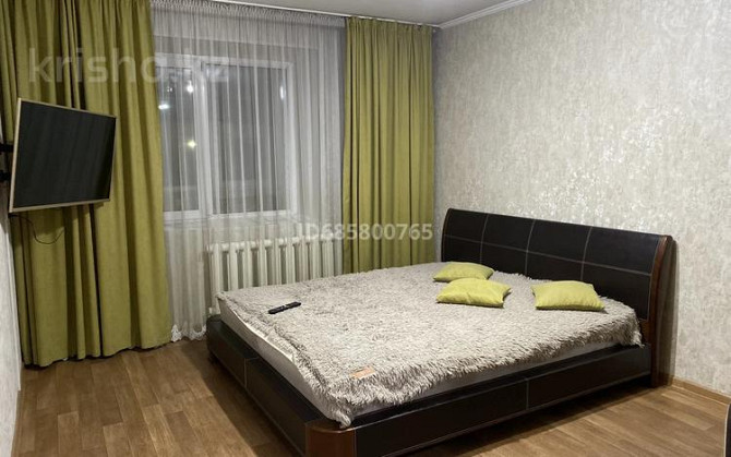 1-комнатная квартира, 40 м², 5/10 этаж посуточно, Жамакаева 77 — Кабанбай батыра (цгб) Семей - изображение 1
