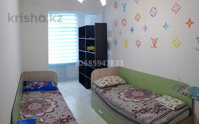 3-комнатная квартира, 70 м², 2/4 этаж посуточно, 1-й мкр 28 Aqtau - photo 5